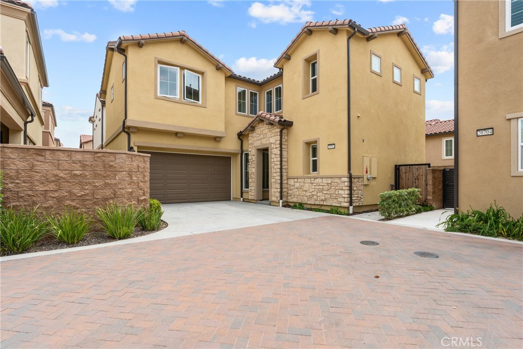20702 W Chestnut Circle