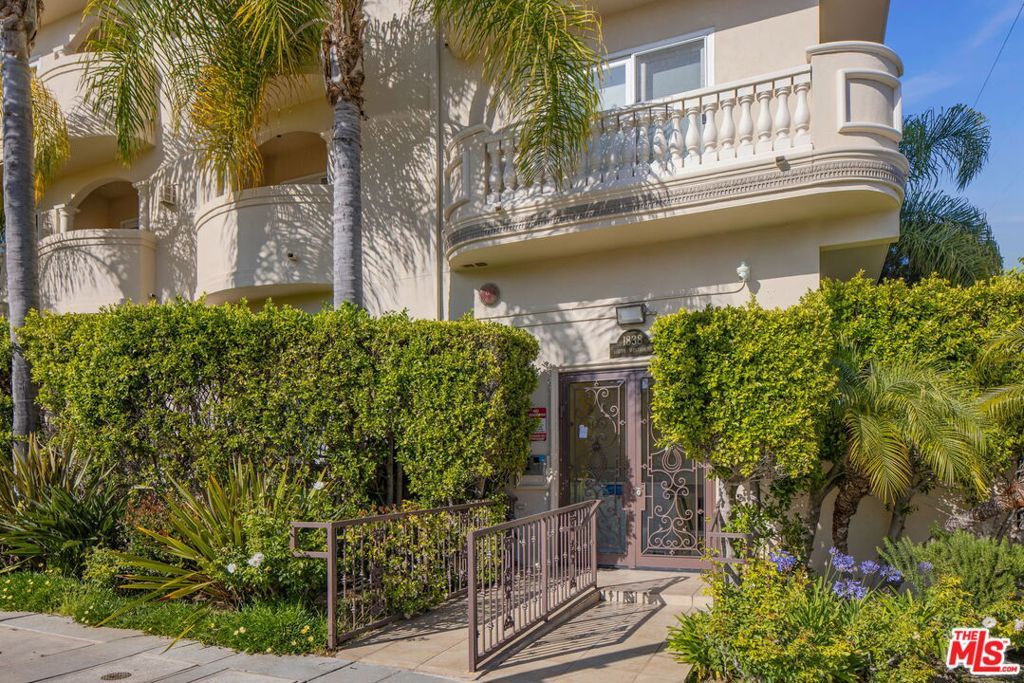 Photo of 1838 Westholme Avenue #PH3, Los Angeles, CA 90025 (MLS # 26834051)
