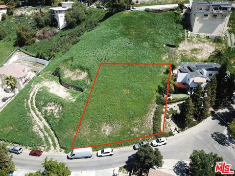 Photo of 5210 N Baza Avenue, Woodland Hills, CA 91364 (MLS # 25520515) Photo of 5210 N Baza Avenue, Woodland Hills, CA 91364 (MLS # 25520515)