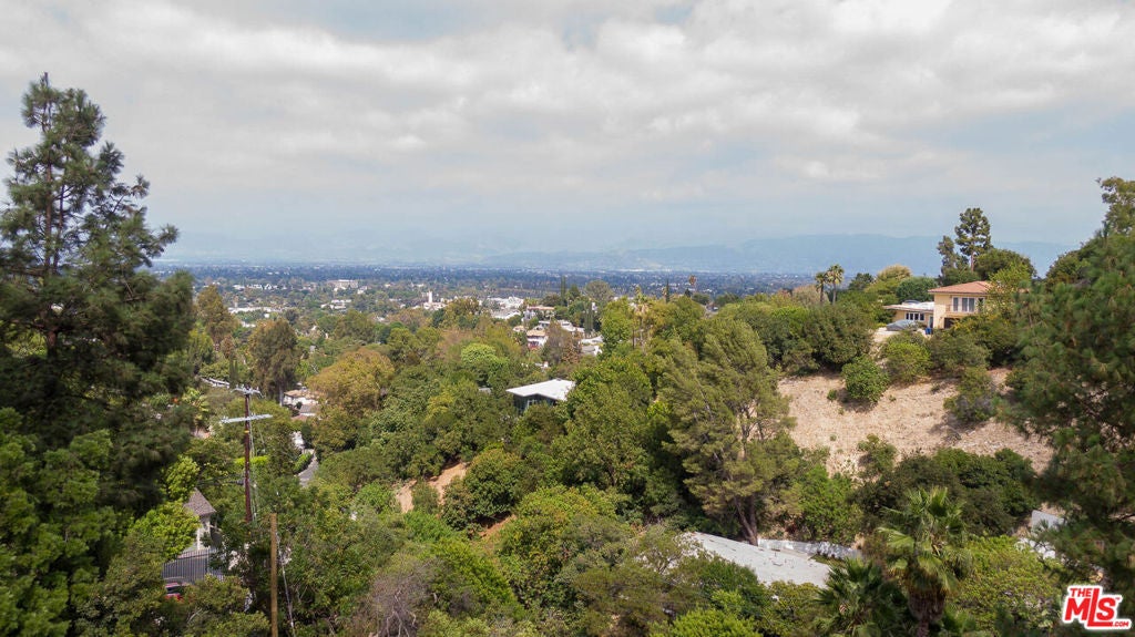 3923 Deer Avenue