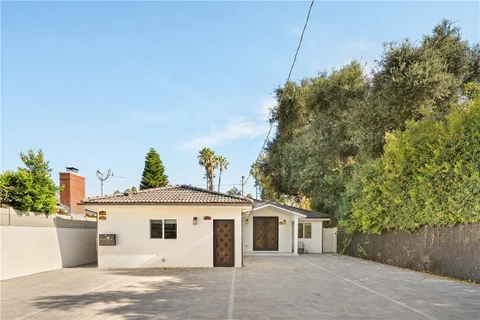 MLS: SR26163418