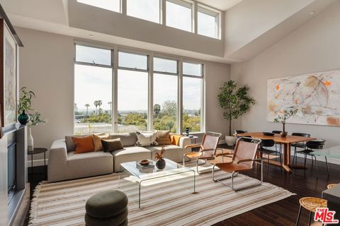 1250 N Harper Avenue 421 Los Angeles CA 90046