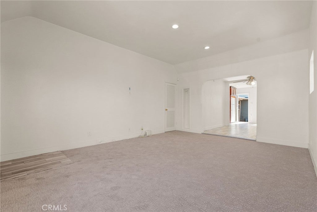 536 S Sadler