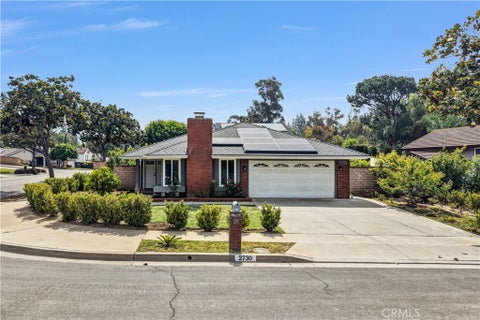 Photo of 2730 Hartford AVE, Fullerton, CA 92835 (MLS # OC26122357)