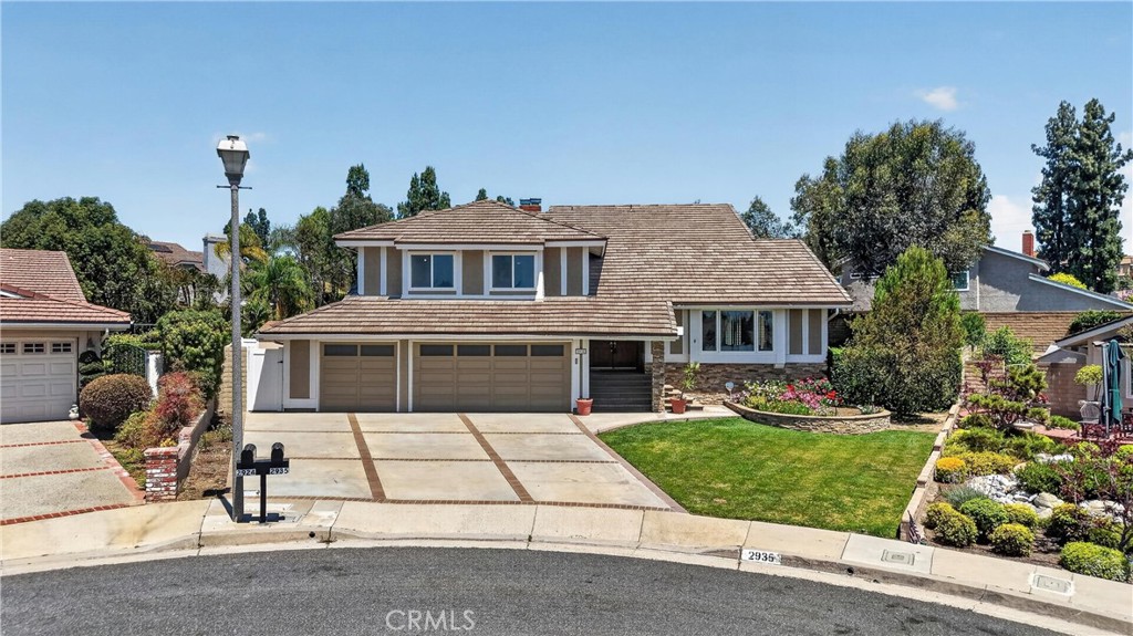 2935 Bluebell Ave