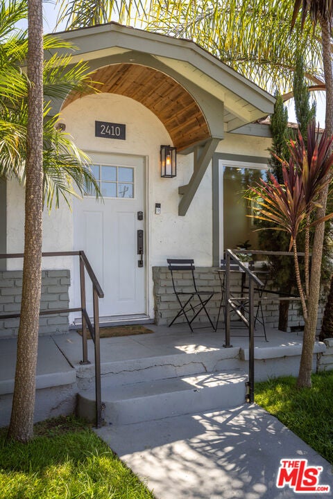 2410 Exposition Place, Los Angeles CA 90018