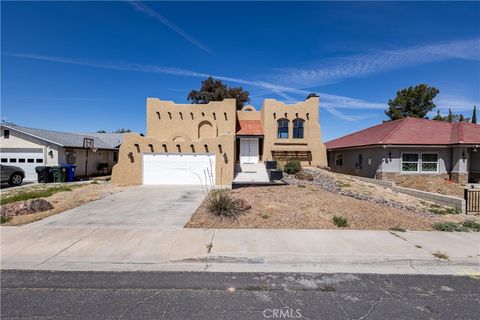 Photo of 15682 Kingswood Dr, Victorville, CA 92395 (MLS # IG26088143)
