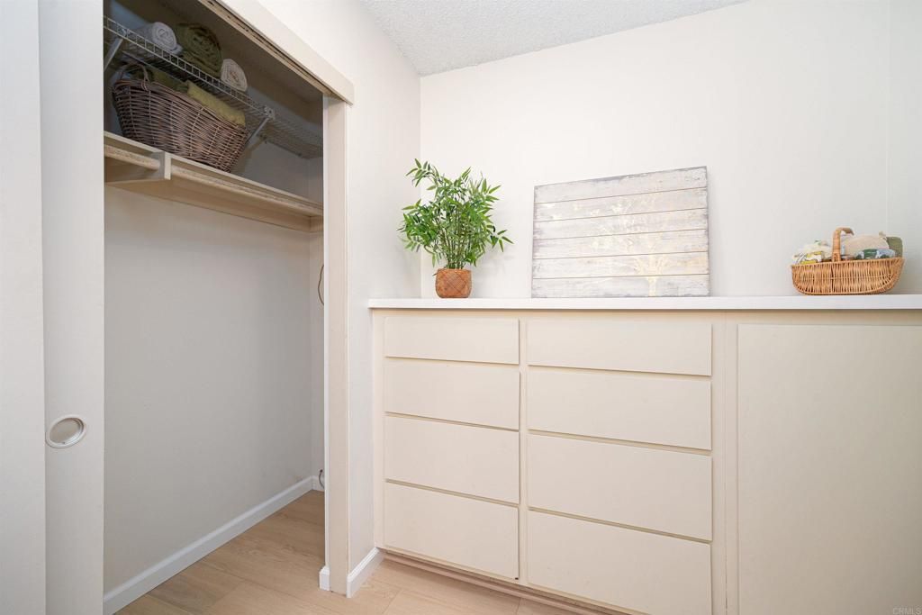 listing image 130723964274963392028