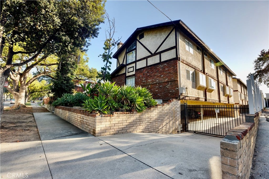 408 N Catalina 6