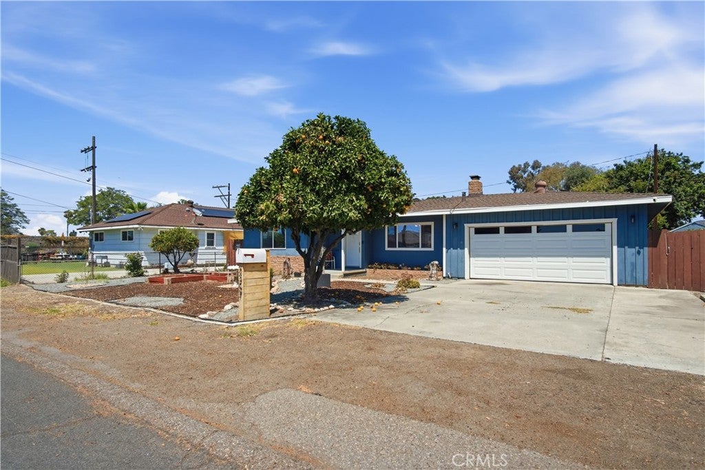 2367 Golden Avenue