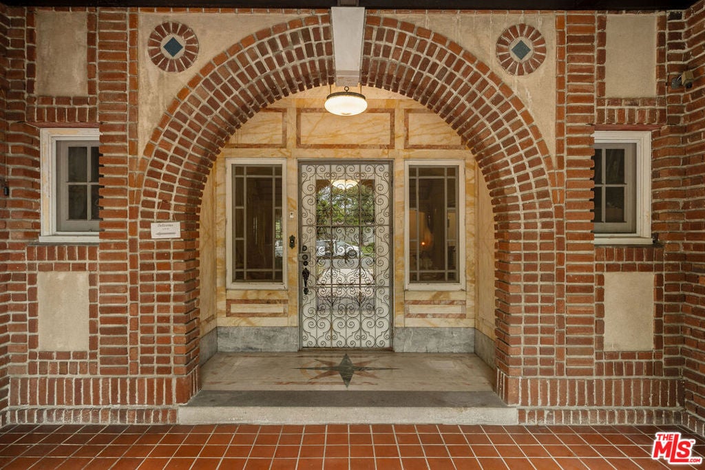 1130 Westchester Place