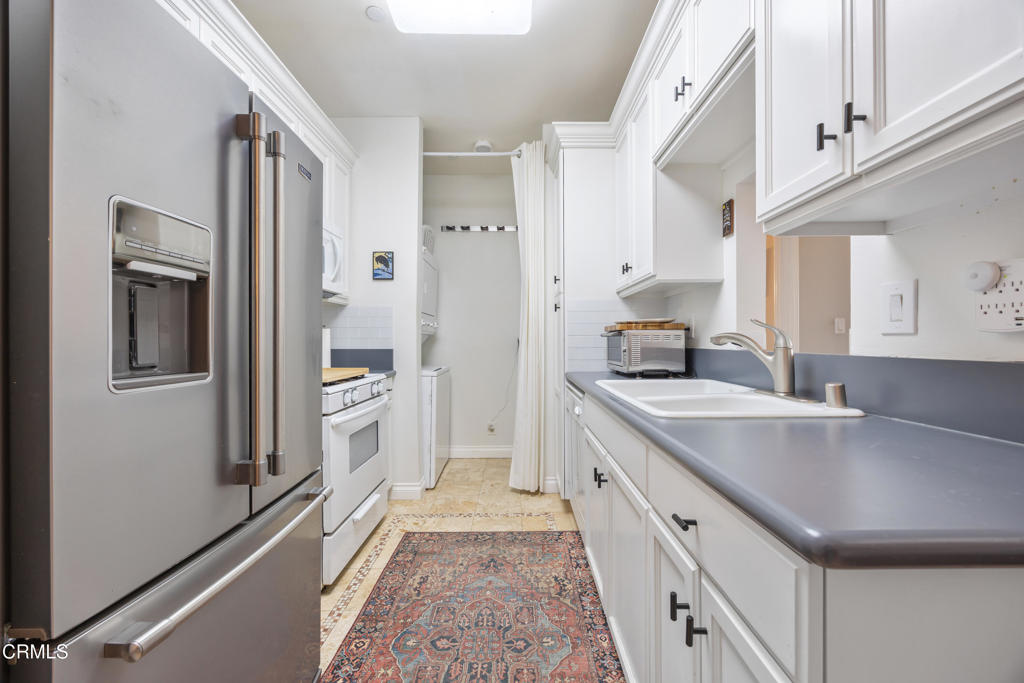 87 S Allen Avenue 205