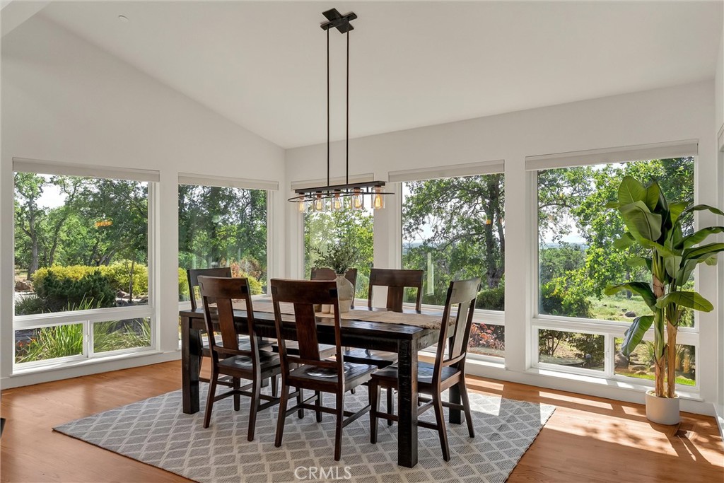 189 Indian Cliffs Drive