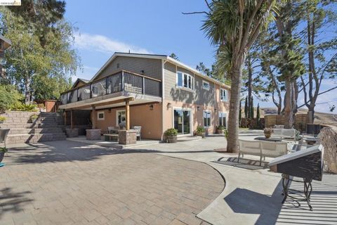 Photo of 38 38 Lenelle Ct Ct, Moraga, CA 94556 (MLS # 41124906)