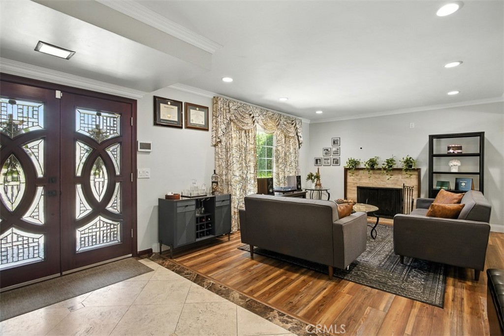 814 Crestfield Drive