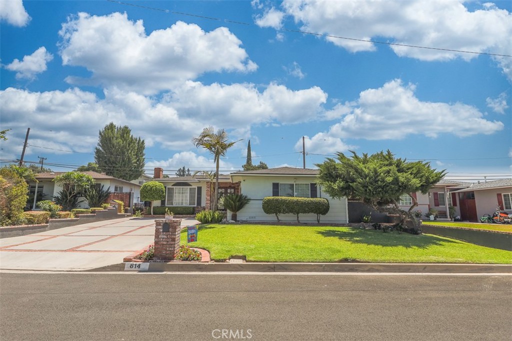814 Crestfield Drive