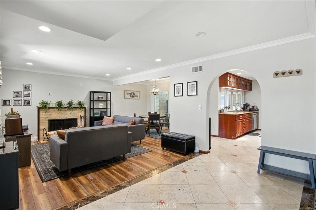 814 Crestfield Drive