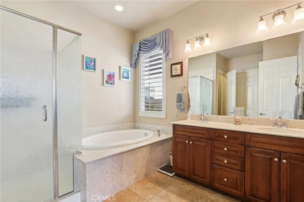 Hemet, California 92545, United States, 2 Bedrooms Bedrooms, ,2 BathroomsBathrooms,Residential,Active,208611