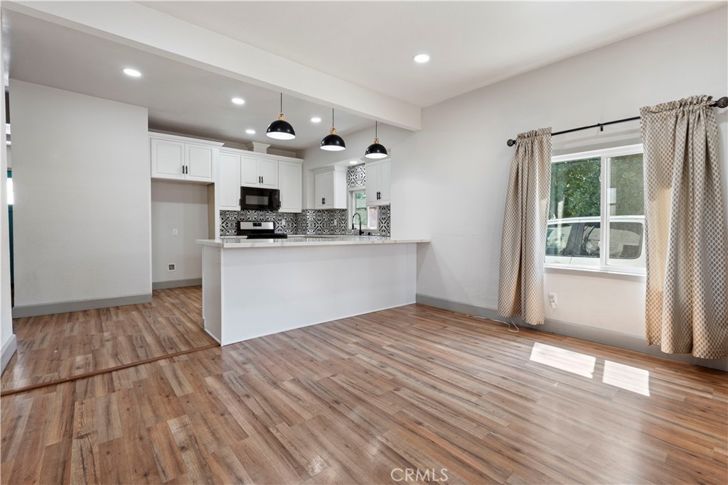 915 W 8th Street