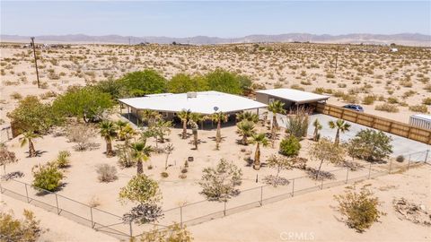 Photo of 66125 Brant Cross, Joshua Tree, CA 92252 (MLS # CV25095139)