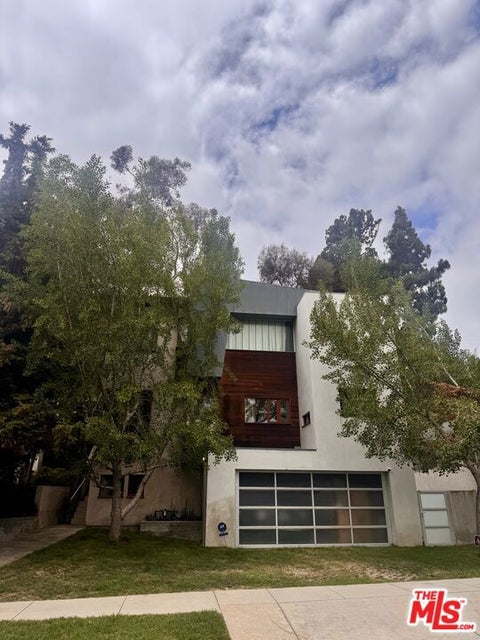 Photo of 179 Beloit Avenue, Los Angeles, CA 90049 (MLS # 26857279)