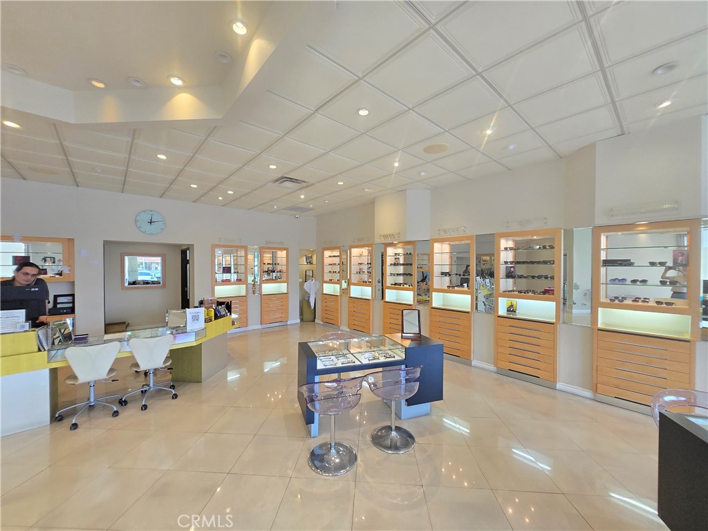 5300 beach Boulevard 114