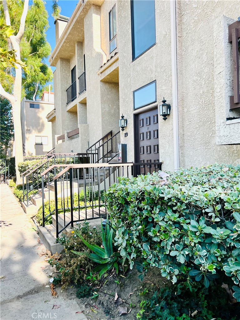 Charming 2-Bedroom Townhouse in Prime Reseda Location!
Welcome to this beautifully updated 2-bedroom, 2.5-bath corner-unit townhouse located in a well-maintained community on Sherman Way. This bright and spacious home features laminate flooring throughout the living room, dining area, and both bedrooms. The main level boasts a comfortable living room with a gas burning fireplace and a balcony, a dining area, a convenient half-bath, and a fully equipped kitchen with a new dishwasher, stove, and microwave. Upstairs you’ll find two generously sized bedrooms, each with its own en-suite bathroom. The primary suite includes a walk-in closet and a second balcony for relaxing mornings or evening breezes. Additional highlights include in-unit washer and dryer, refrigerator, and a private 2-car garage with bonus space for storage. The gated community offers a recently upgraded pool and jacuzzi for your enjoyment. This unit shares only one common wall, offering more privacy and natural light.
Seller includes all furnishings and selects personal property in the sale as a convenience to the buyer, at no additional cost. Don’t miss this move-in ready-made opportunity in the heart of Reseda, close to shops, restaurants, and transportation.