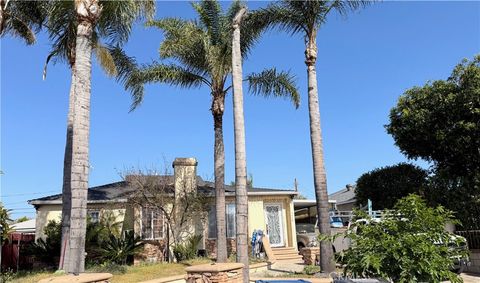 Photo of 7710 Bonner Ave, Sun Valley, CA 91352 (MLS # SR26094814)