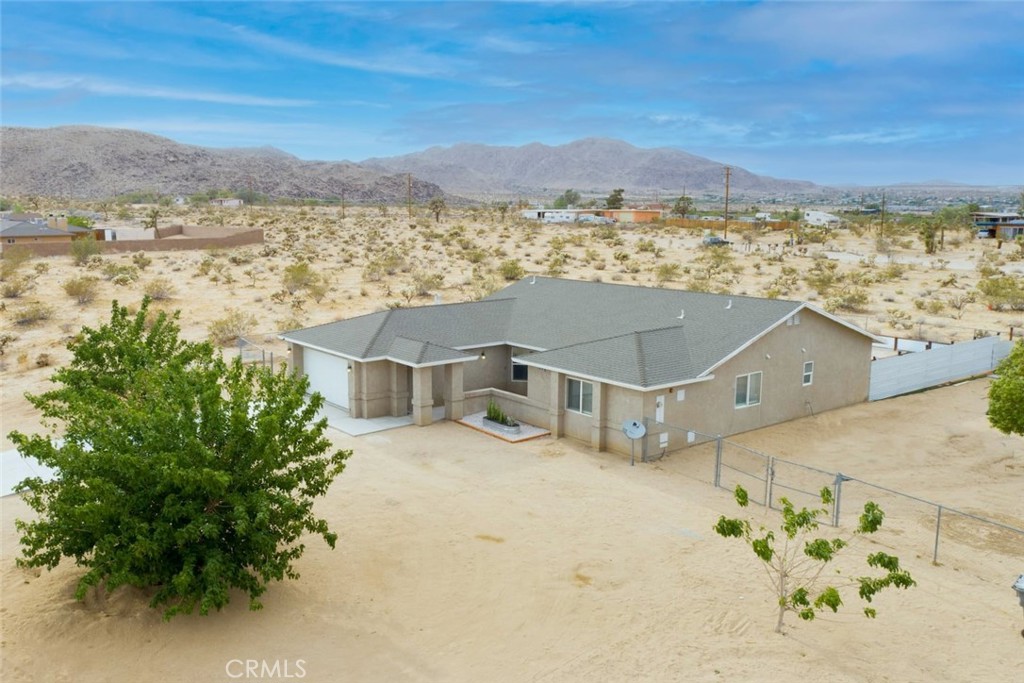 62382 Crestview Drive