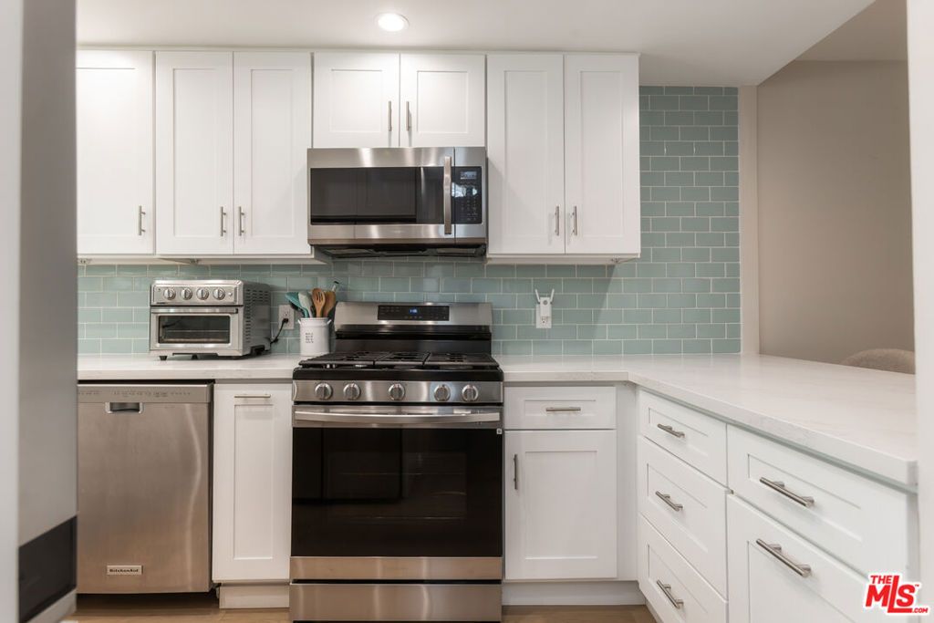 Photo of 11930 Avon Way #107, Los Angeles, CA 90066 (MLS # 26673711)