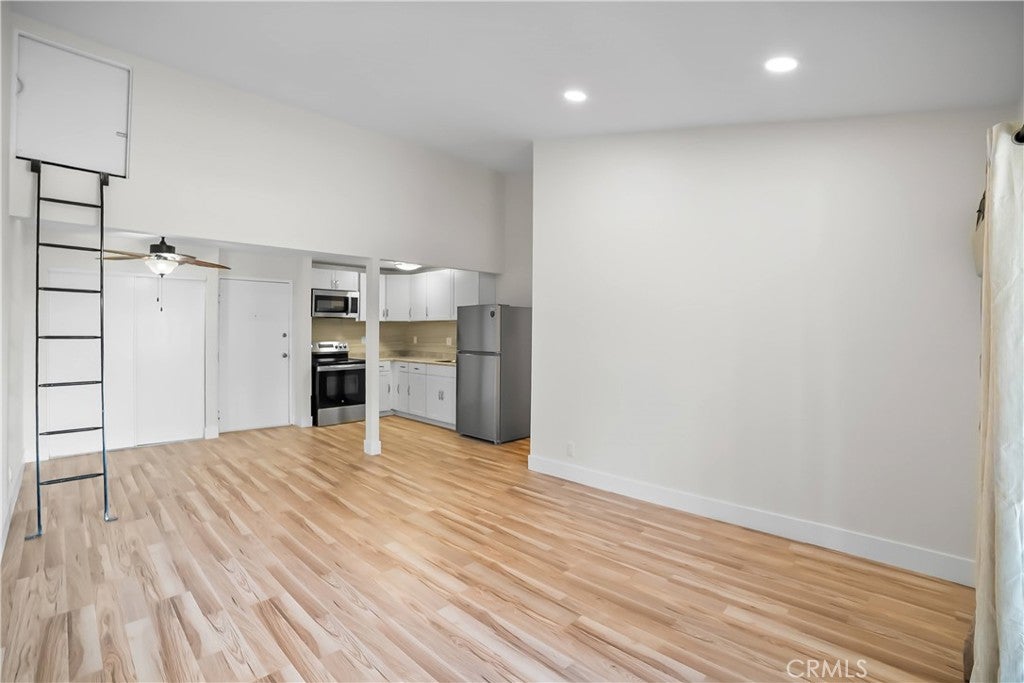 21801 Roscoe Boulevard 206