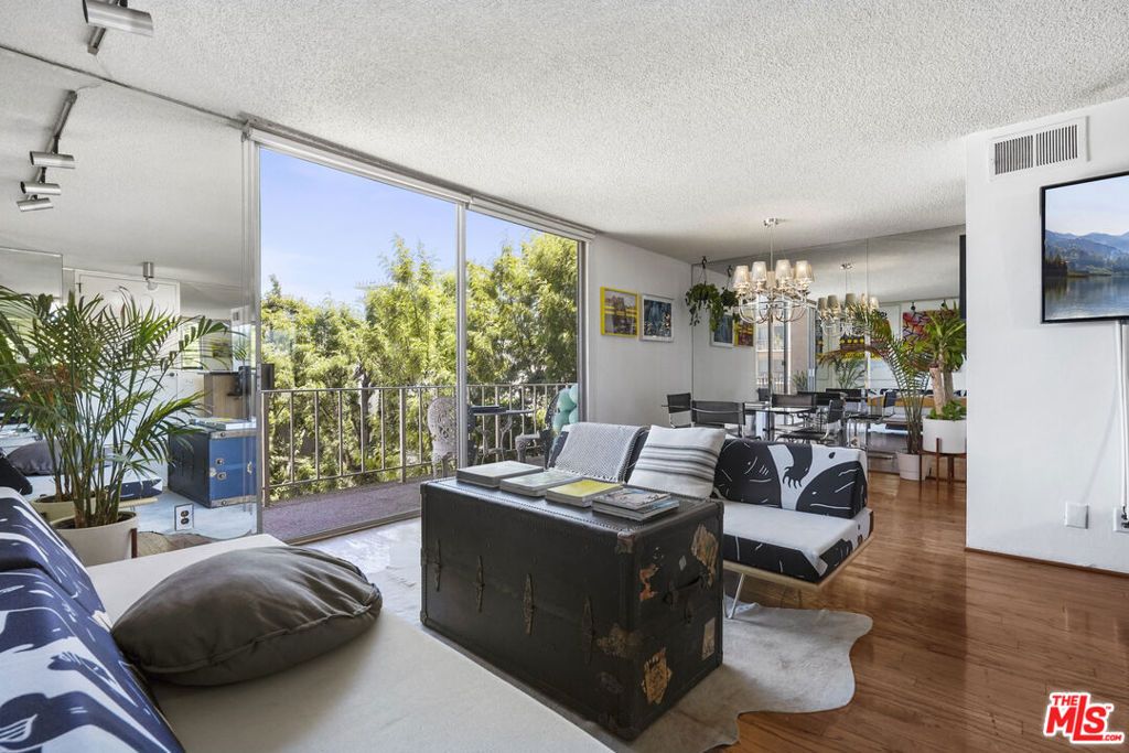 Photo of 100 S Doheny Drive #506, Los Angeles, CA 90048 (MLS # 25600715)
