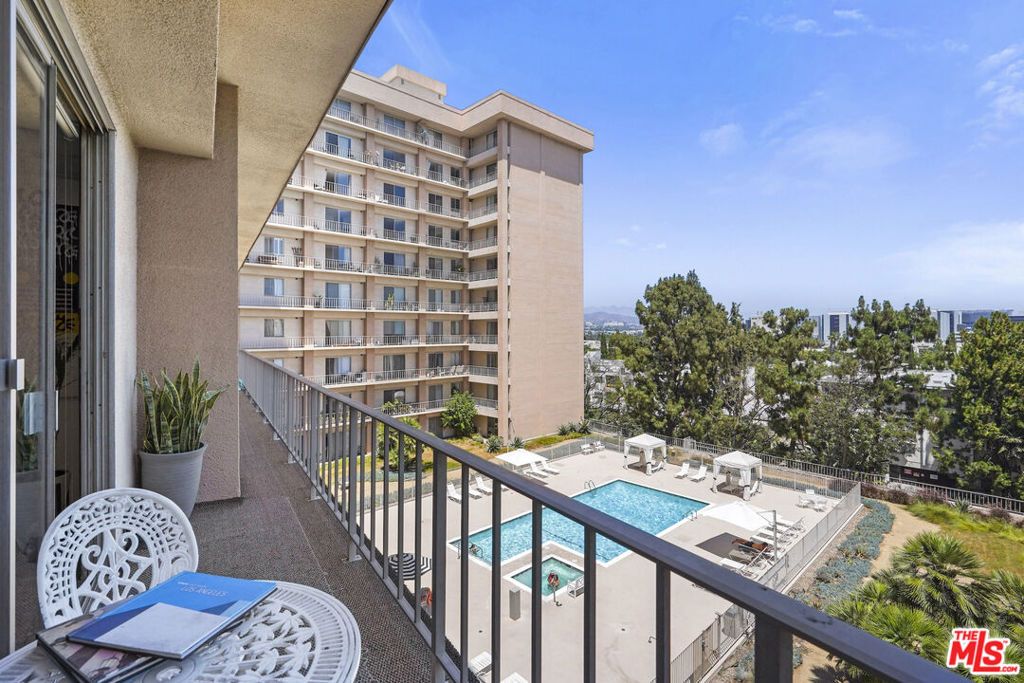 Photo of 100 S Doheny Drive #506, Los Angeles, CA 90048 (MLS # 25600715)