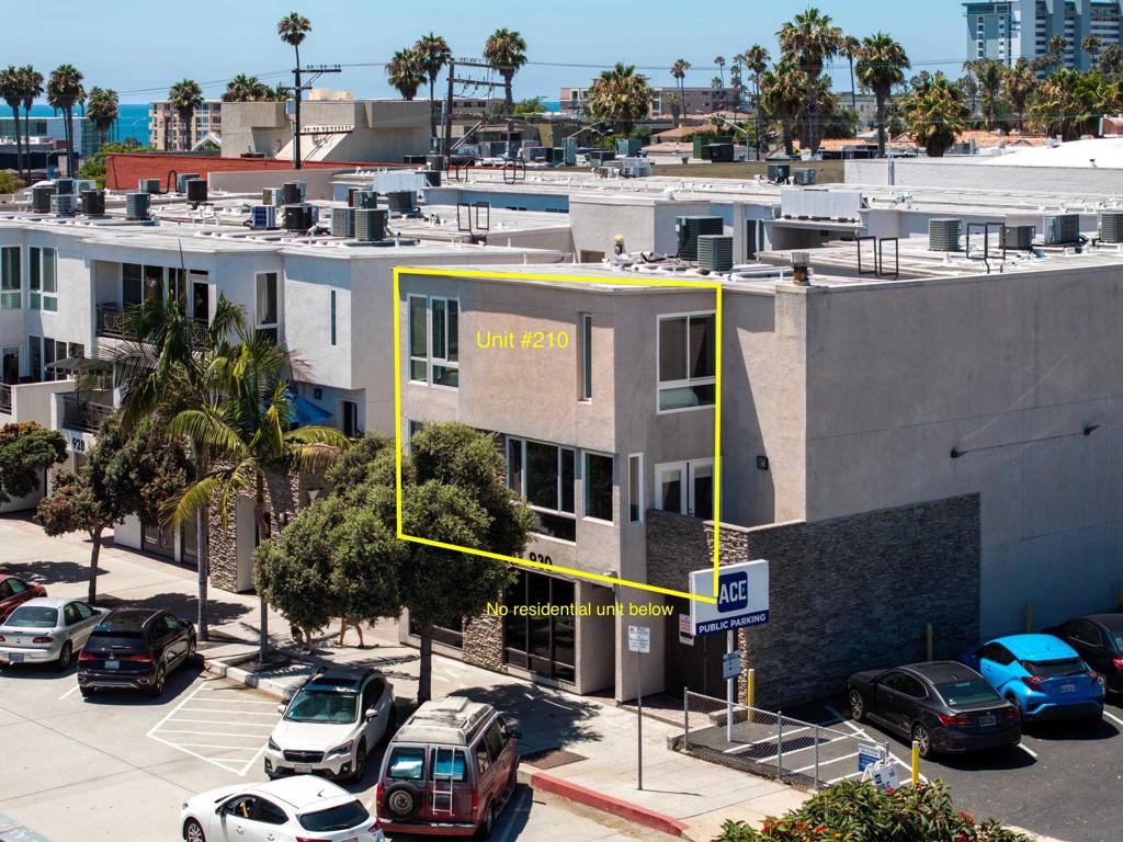 924 Hornblend St 210