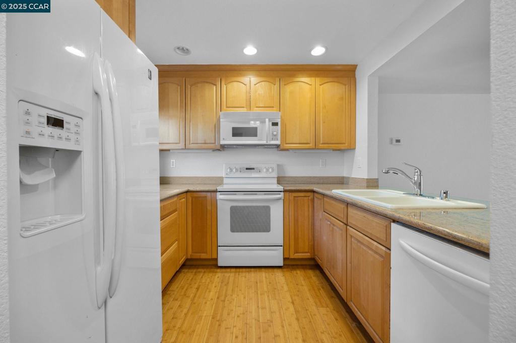 MUIRWOOD - Residential