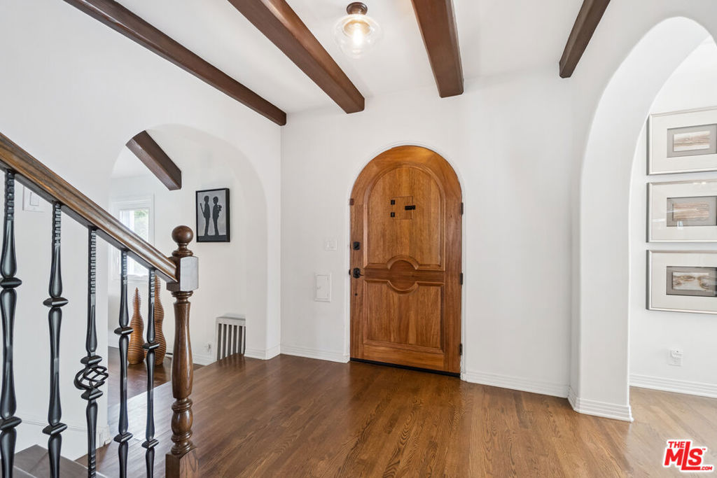 956 S Longwood Avenue