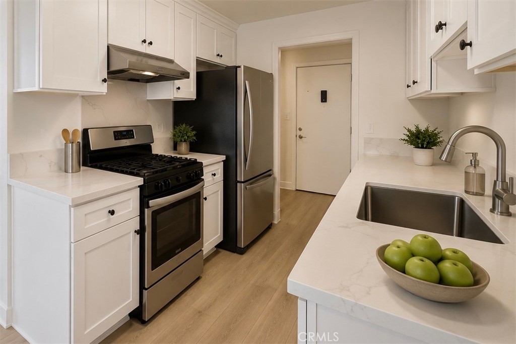 855 Victor Avenue 217