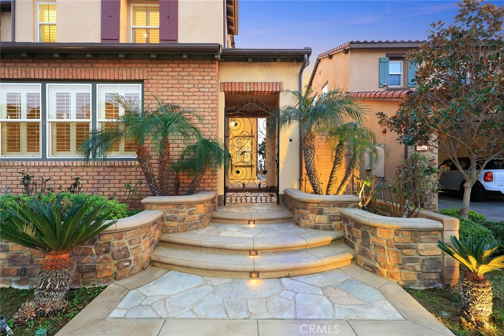 2598 E Temblor Ranch Drive
