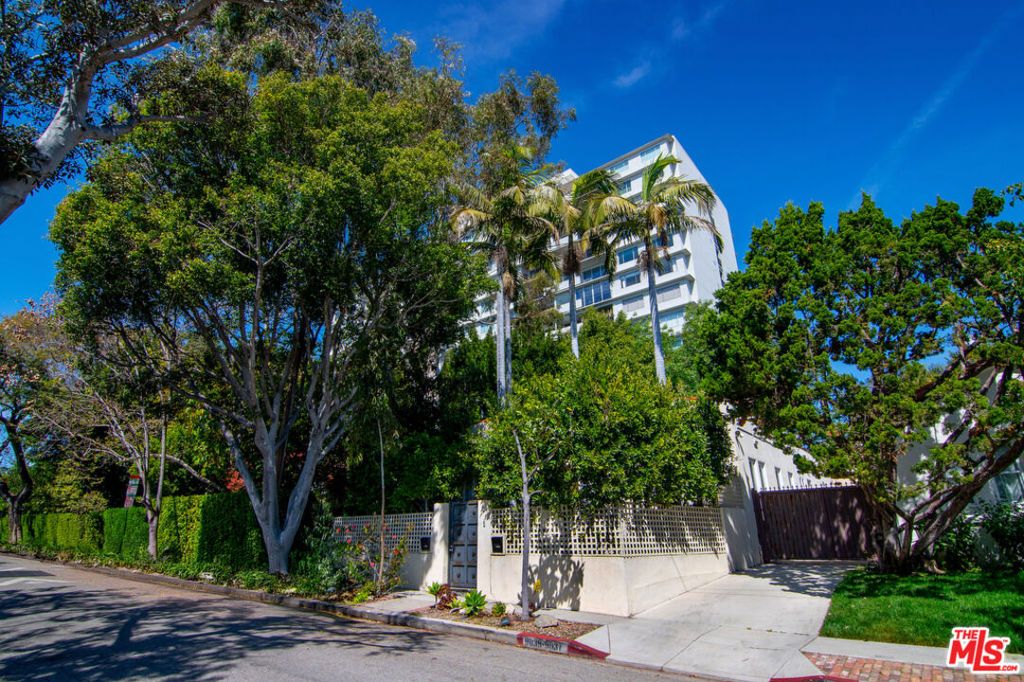 Photo of 9037 Elevado Street, West Hollywood, CA 90069 (MLS # 25614489)