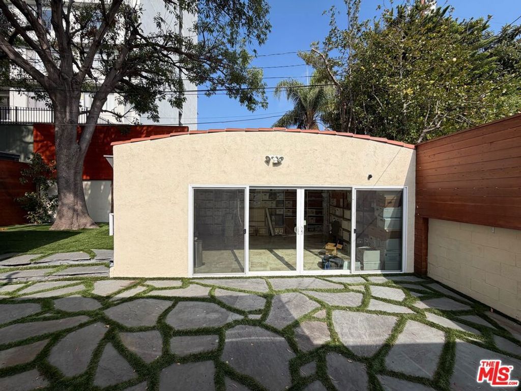 Photo of 9037 Elevado Street, West Hollywood, CA 90069 (MLS # 25614489)