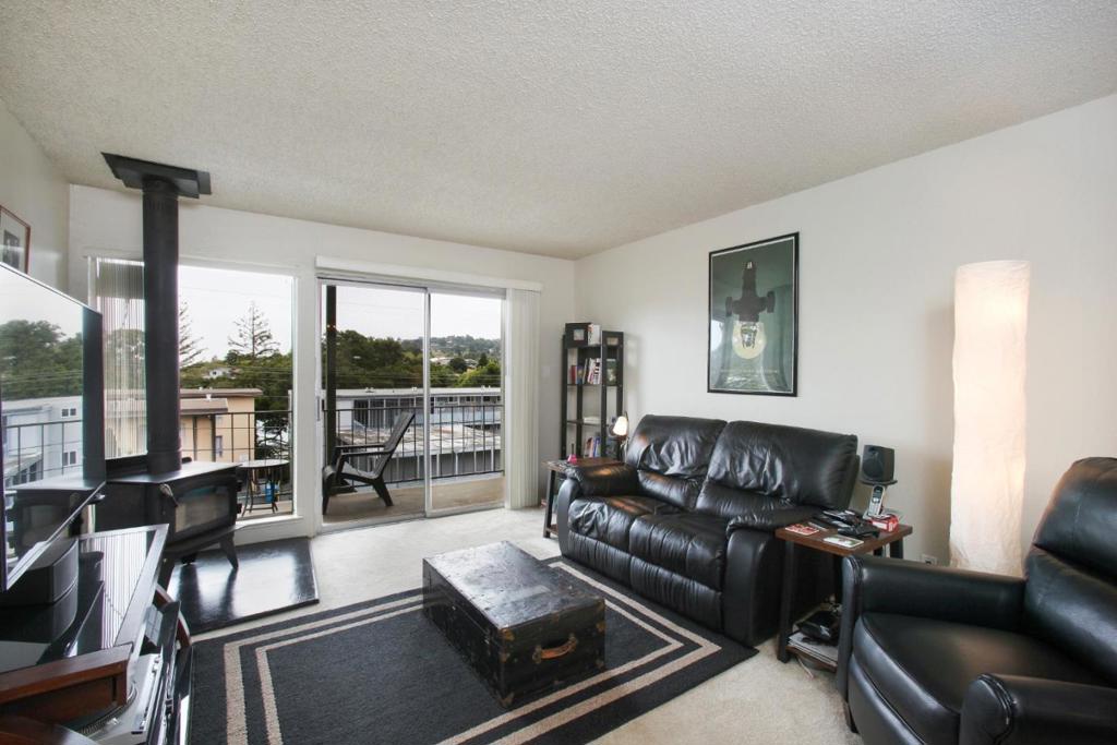 2200 Village Court