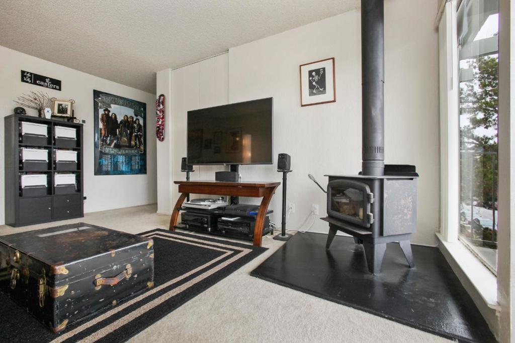 2200 Village Court