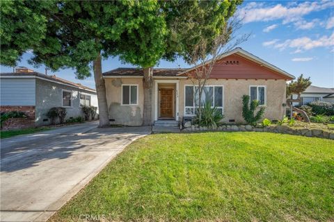 Photo of 4256 Quigley Ave, Lakewood, CA 90713 (MLS # PW26036986)