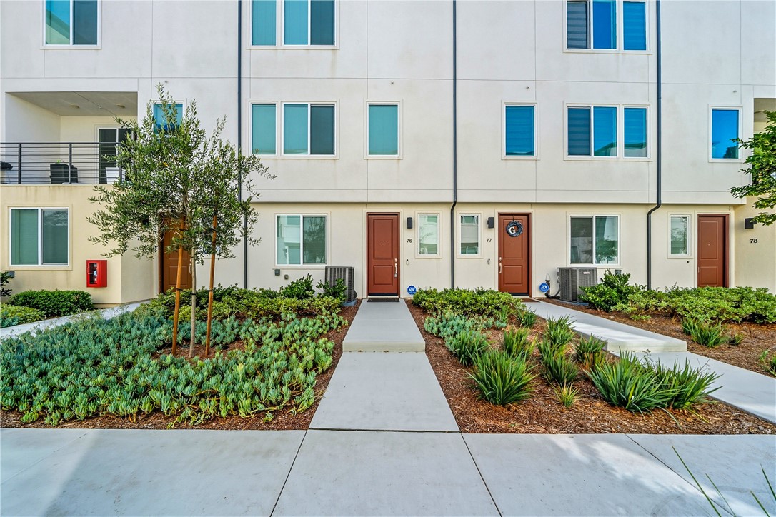 Welcome to this modern tri-level townhome in the San Ysidro area of San Diego! This newer construction home offers 3 bedrooms, 2.5 bathrooms, and an open floorplan designed for today’s lifestyle. The kitchen features brand new appliances including a double oven, a walk-in pantry, and a balcony perfect for morning coffee or evening relaxation. A versatile den adds extra space for a home office or playroom.
Upstairs, you’ll find ceiling fans in the bedrooms, a walk-in closet, and a spa-like primary suite with dual sinks and a walk-in shower. Convenient in-unit laundry, a single-car garage, and owned solar for energy efficiency and low to virtually non-existent electricity bills make everyday living a breeze. With a blank slate interior, this home is ready for all your DIY projects or personal touches.
The neighborhood includes a park, and the HOA maintains the beautifully kept grounds for low-maintenance living. Ideally located near schools, outlet shopping, Tijuana, and military bases, this home offers both comfort and convenience.