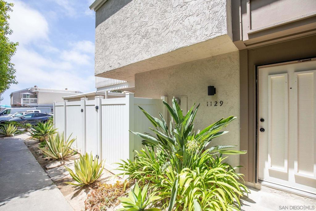 1129 Woodlake Drive