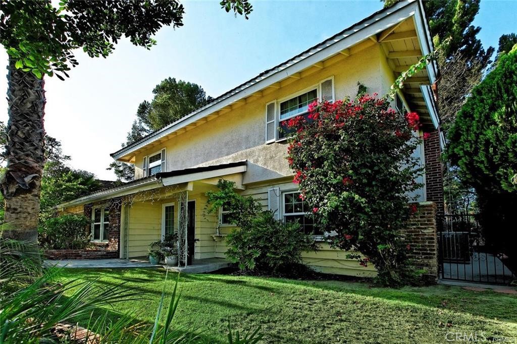 Welcome to this 4 bedroom Porter Ranch home north of Rinaldi!! Now available for lease, this beautiful home features a kitchen with granite counters, stainless steel refrigerator & dishwasher, & eat-in area* Step-down living room with fireplace* Formal dining area* Den/family room downstairs* Marble flooring in living & dining rooms and entry way* Wood flooring upstairs and on staircase* Dual pane windows* Master suite with private bath that features granite counter, a separate shower, and jetted tub* Upstairs hallway bath double sinks and granite counter vanity* Newer HVAC system* Backyard with a large grassy area* Award winning schools!!