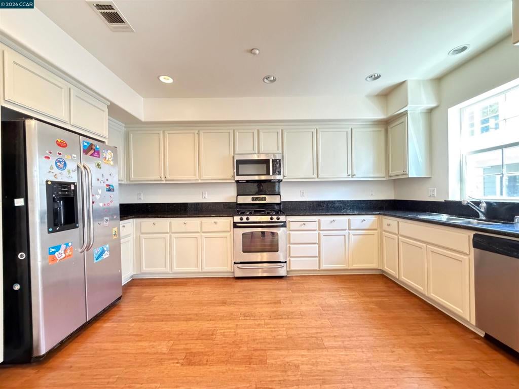 1810 Northshore Dr DR, Richmond CA 94804