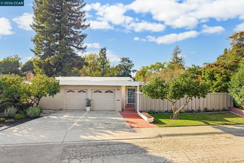 Photo of 1590 Daniels Dr DR, San Leandro, CA 94577 (MLS # 41148346)