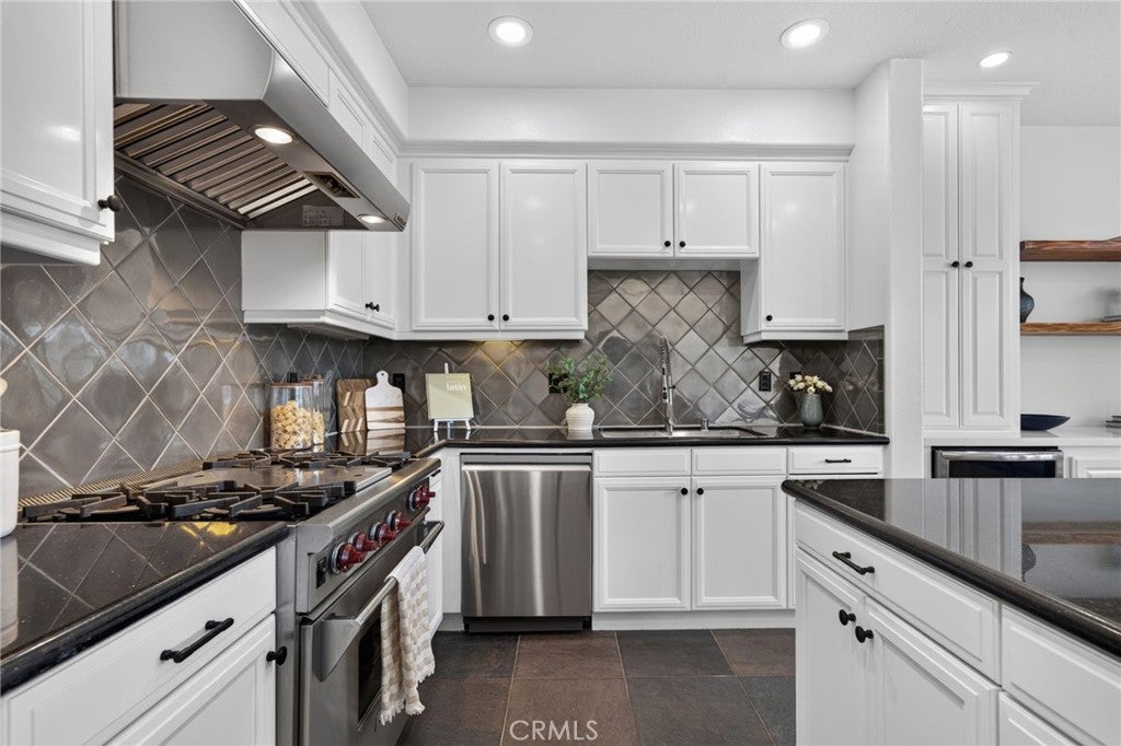 5509 W 149th 11
