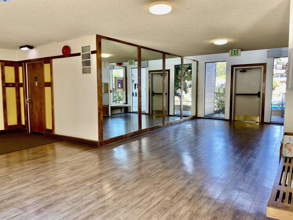 DOWNTOWN SAN LEA - Residential